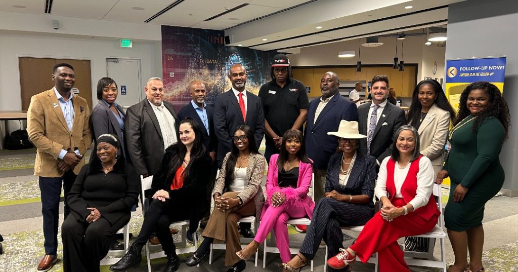 The Youth Institute in the 10th Anniversary Kauffman FastTrac NewVenture™ pitch competition in NSU Broward Center of Innovation